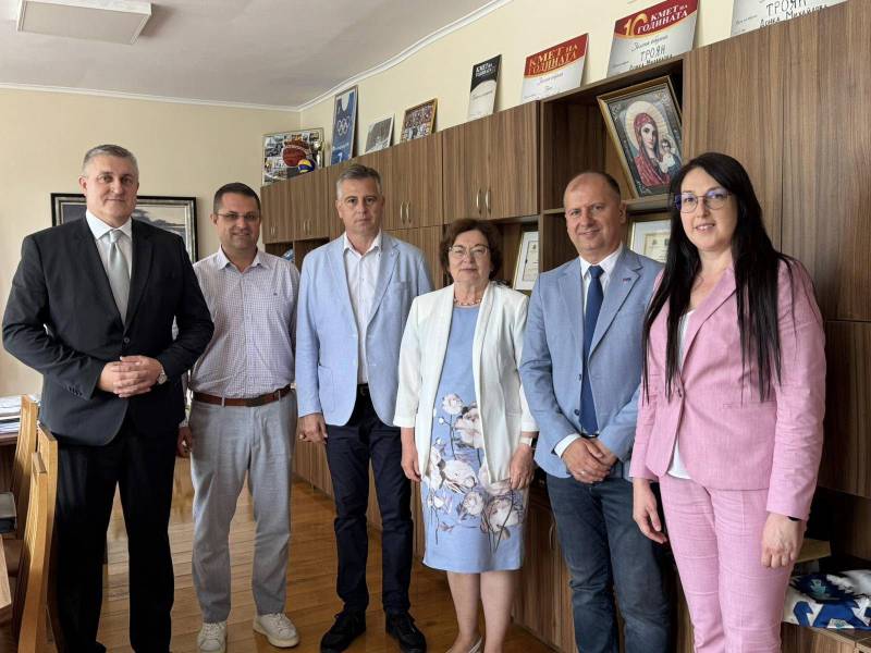 Mostovi saradnje Pirot-Trojan